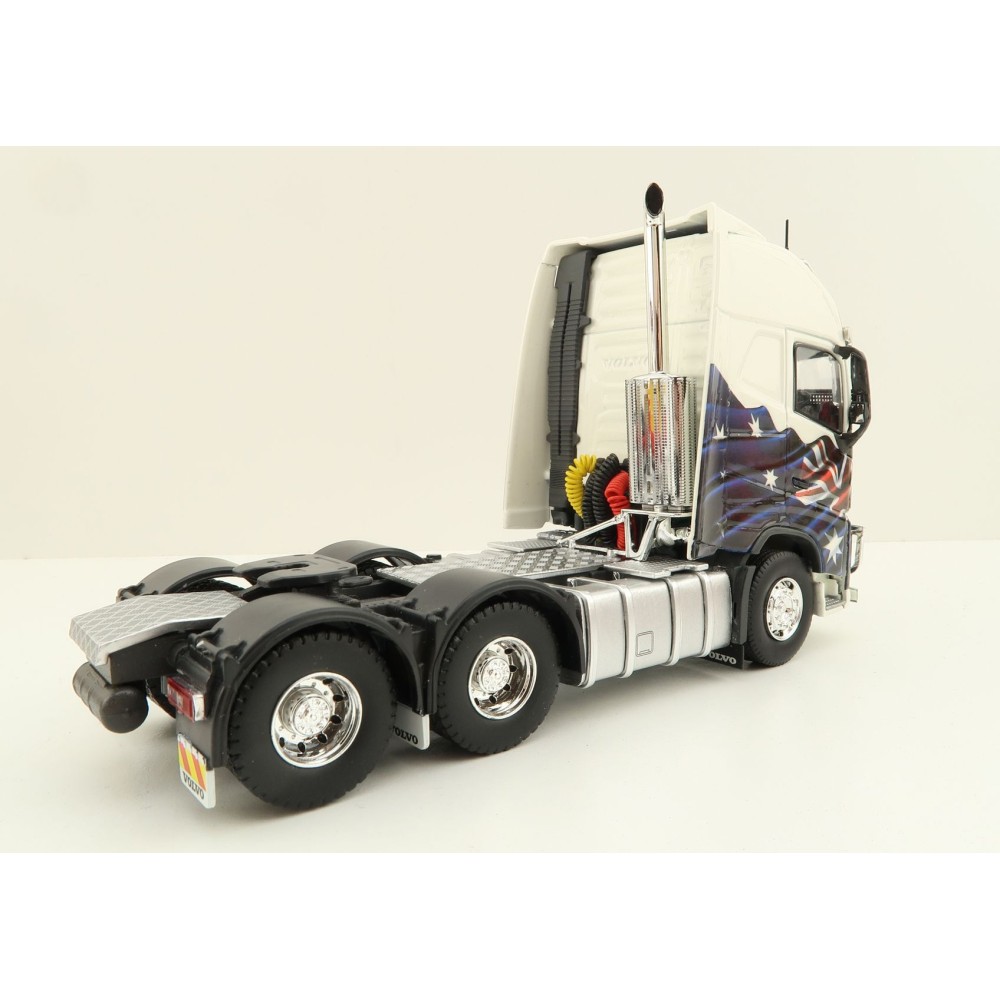 Tekno 74222 - Volvo FH04 Globetrotter XL 6x4 Aussie Tribute Truck - Scale 1:50
