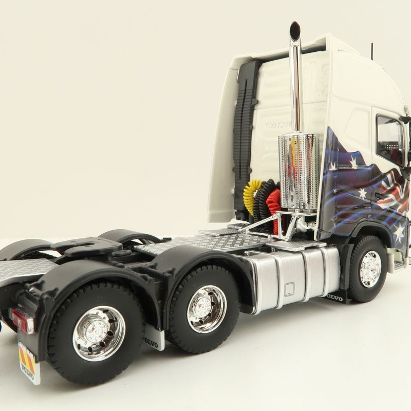 Tekno 74222 - Volvo FH04 Globetrotter XL 6x4 Aussie Tribute Truck - Scale 1:50
