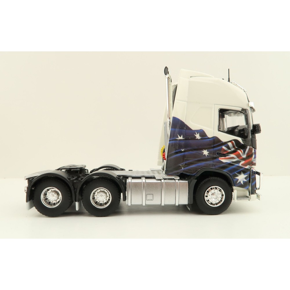 Tekno 74222 - Volvo FH04 Globetrotter XL 6x4 Aussie Tribute Truck - Scale 1:50