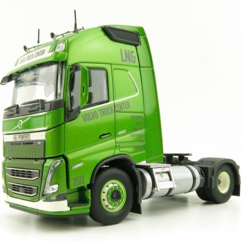 Tekno 77037 Volvo Globetrotter XL 4x2 LNG Prime Mover Gas Powered VTC - Scale 1:50