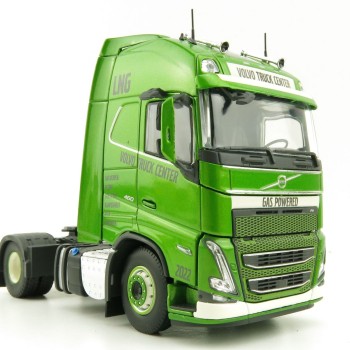 Tekno 77037 Volvo Globetrotter XL 4x2 LNG Prime Mover Gas Powered VTC - Scale 1:50