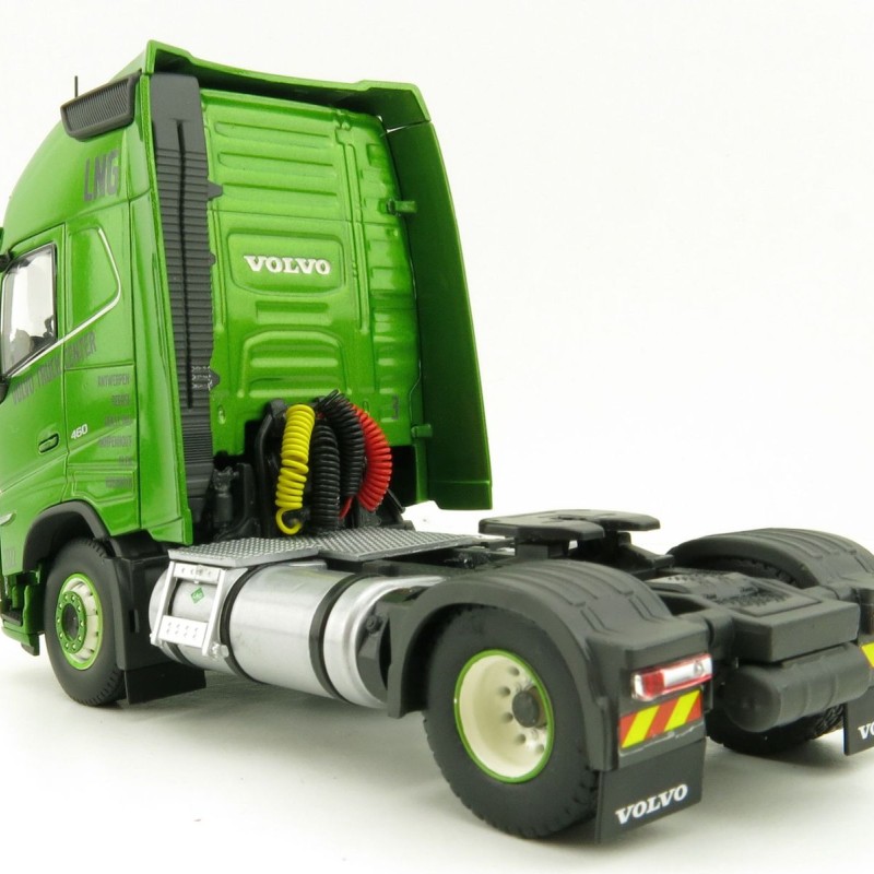 Tekno 77037 Volvo Globetrotter XL 4x2 LNG Prime Mover Gas Powered VTC - Scale 1:50