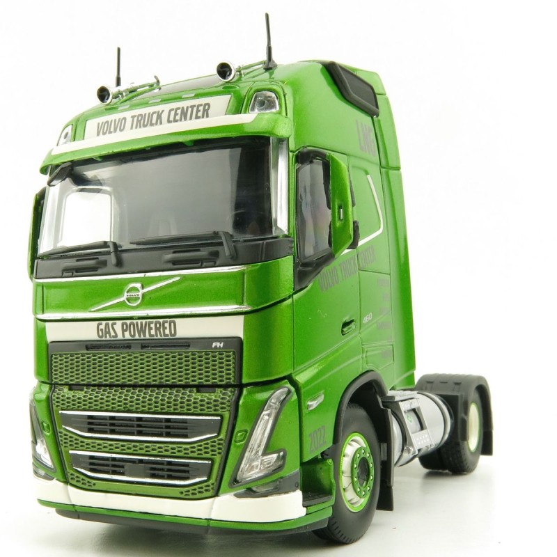 Tekno 77037 Volvo Globetrotter XL 4x2 LNG Prime Mover Gas Powered VTC - Scale 1:50
