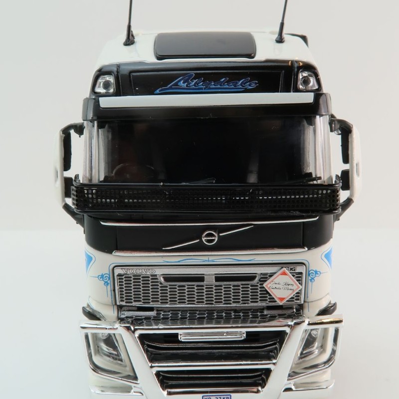 Tekno 82969 - Volvo FH04 Globetrotter XL 6x4 RHD Truck - Lilydale - Scale 1:50