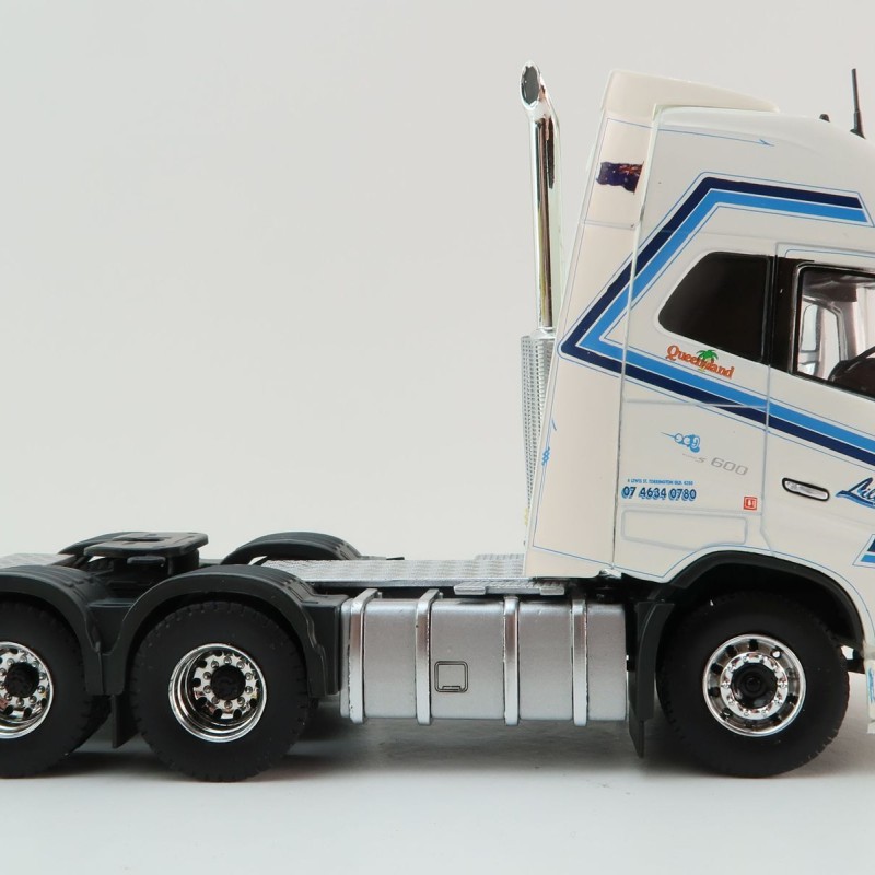 Tekno 82969 - Volvo FH04 Globetrotter XL 6x4 RHD Truck - Lilydale - Scale 1:50
