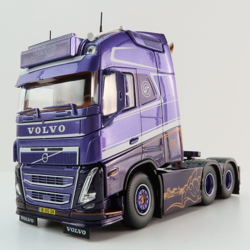 Tekno 86133 - Volvo FH05 Globetrotter XXL 6x4 Truck - Tekno Event 2024 - Scale 1:50