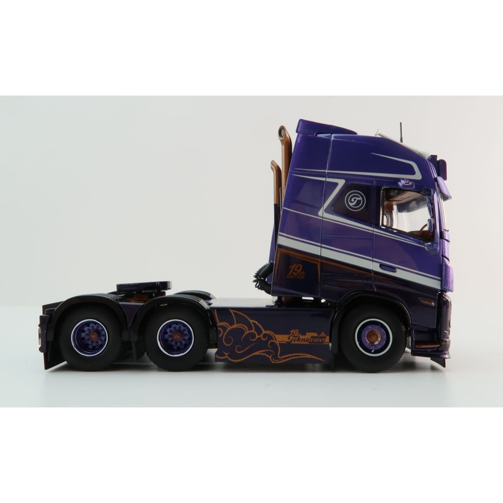Tekno 86133 - Volvo FH05 Globetrotter XXL 6x4 Truck - Tekno Event 2024 - Scale 1:50