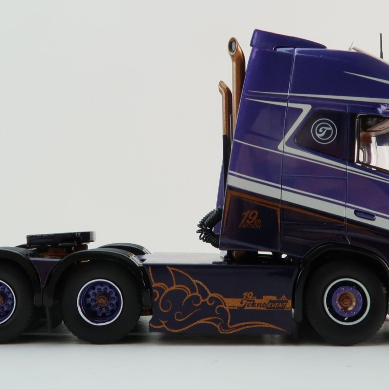 Tekno 86133 - Volvo FH05 Globetrotter XXL 6x4 Truck - Tekno Event 2024 - Scale 1:50