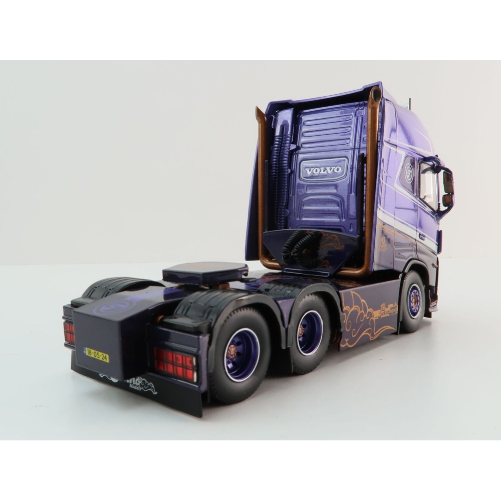 Tekno 86133 - Volvo FH05 Globetrotter XXL 6x4 Truck - Tekno Event 2024 - Scale 1:50