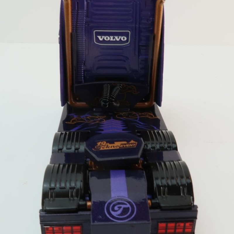 Tekno 86133 - Volvo FH05 Globetrotter XXL 6x4 Truck - Tekno Event 2024 - Scale 1:50