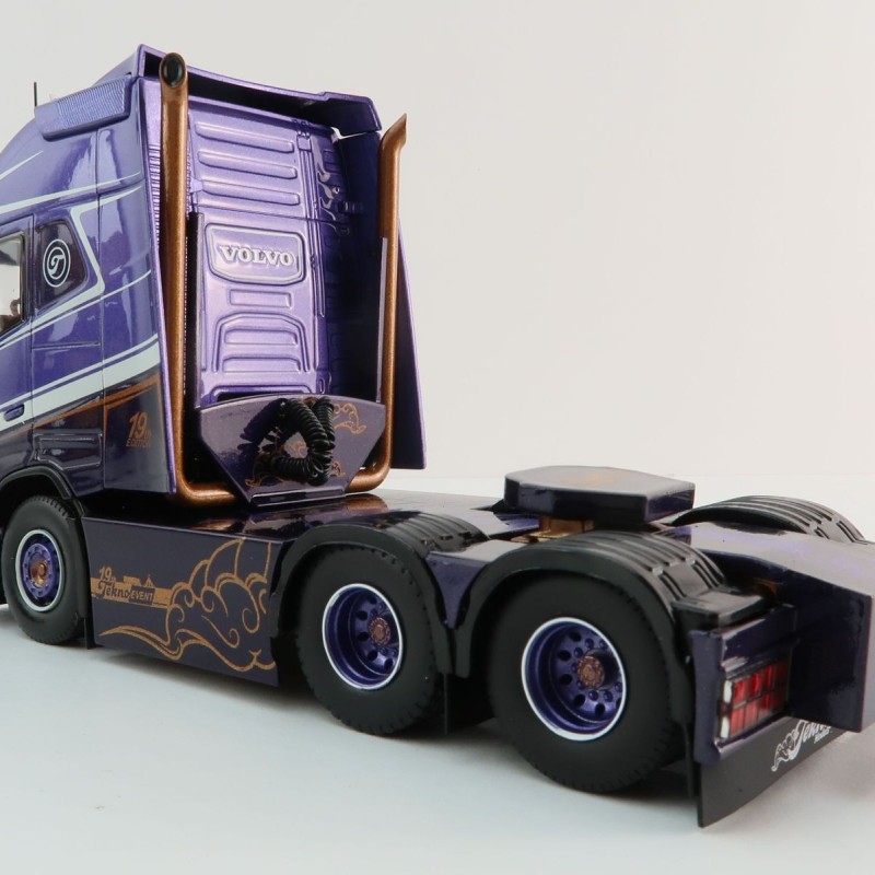 Tekno 86133 - Volvo FH05 Globetrotter XXL 6x4 Truck - Tekno Event 2024 - Scale 1:50