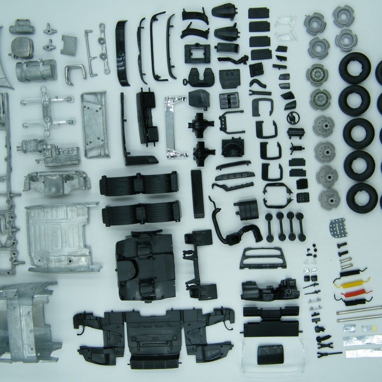 Tekno Parts 83828 Volvo FH04 XXL 6x4 Prime Mover Chassis Kit Model Kit - Scale 1:50