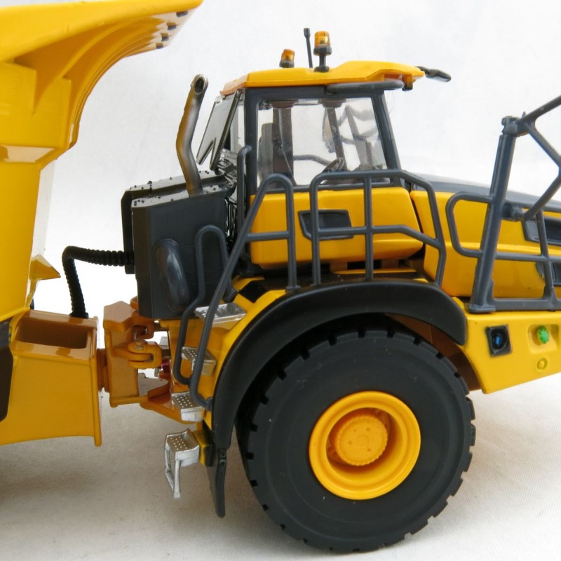 USK Scalemodels 31015 Bell B60E Articulated Dump Truck Scale 1:50