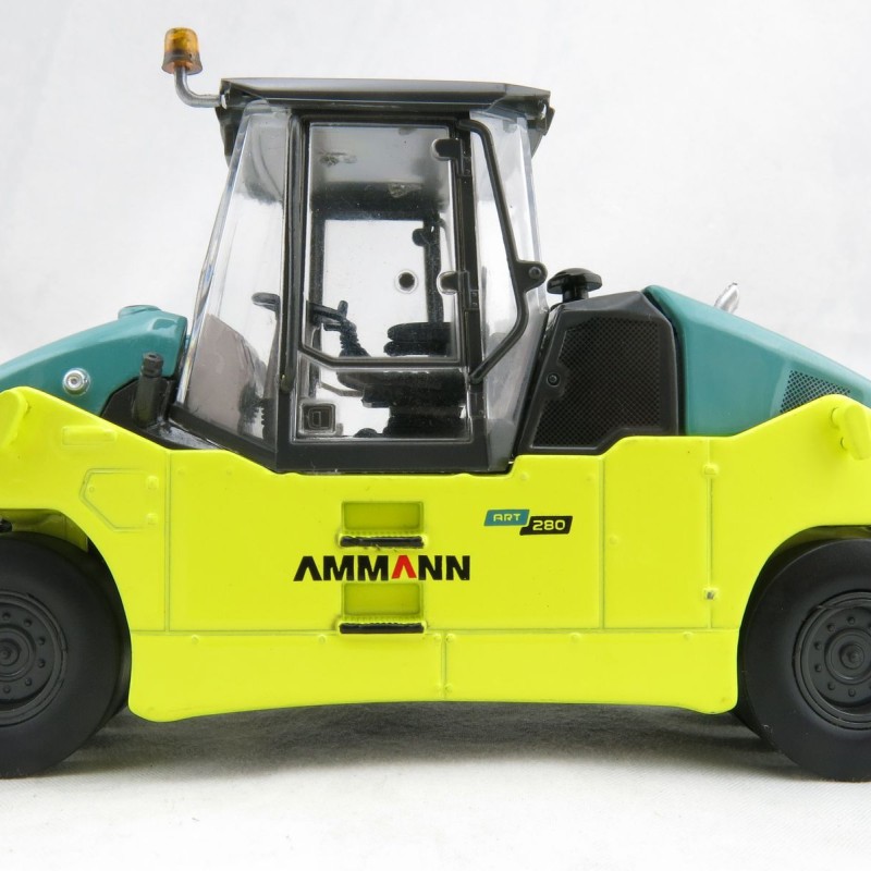 USK Scalemodels 31016 Ammann ART 280 Pneumatic Tyred Roller Scale 1:50