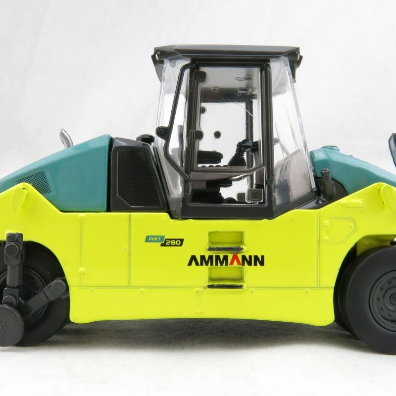 USK Scalemodels 31016 Ammann ART 280 Pneumatic Tyred Roller Scale 1:50