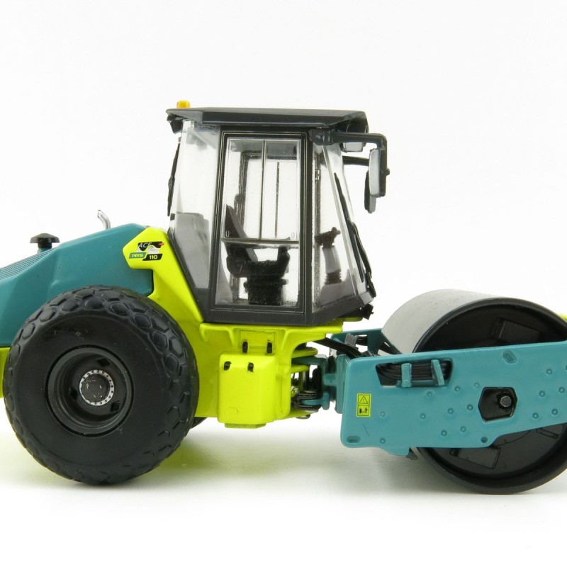 USK Scalemodels 31019 Ammann ARS110 Single Drum Roller Scale 1:50