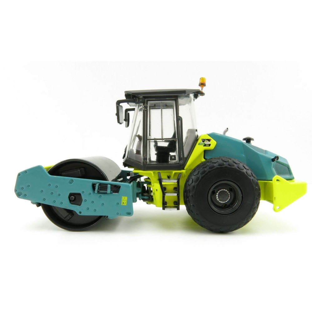 USK Scalemodels 31019 Ammann ARS110 Single Drum Roller Scale 1:50