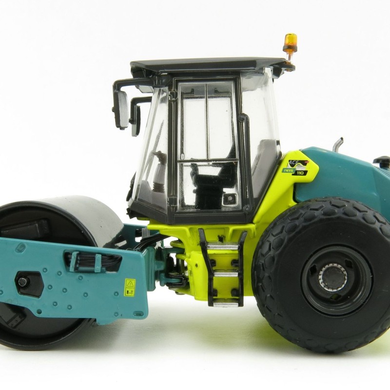 USK Scalemodels 31019 Ammann ARS110 Single Drum Roller Scale 1:50