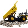 Universal Hobbies UH8009U Komatsu HD605 Mining Dump Truck Rigid 1:50