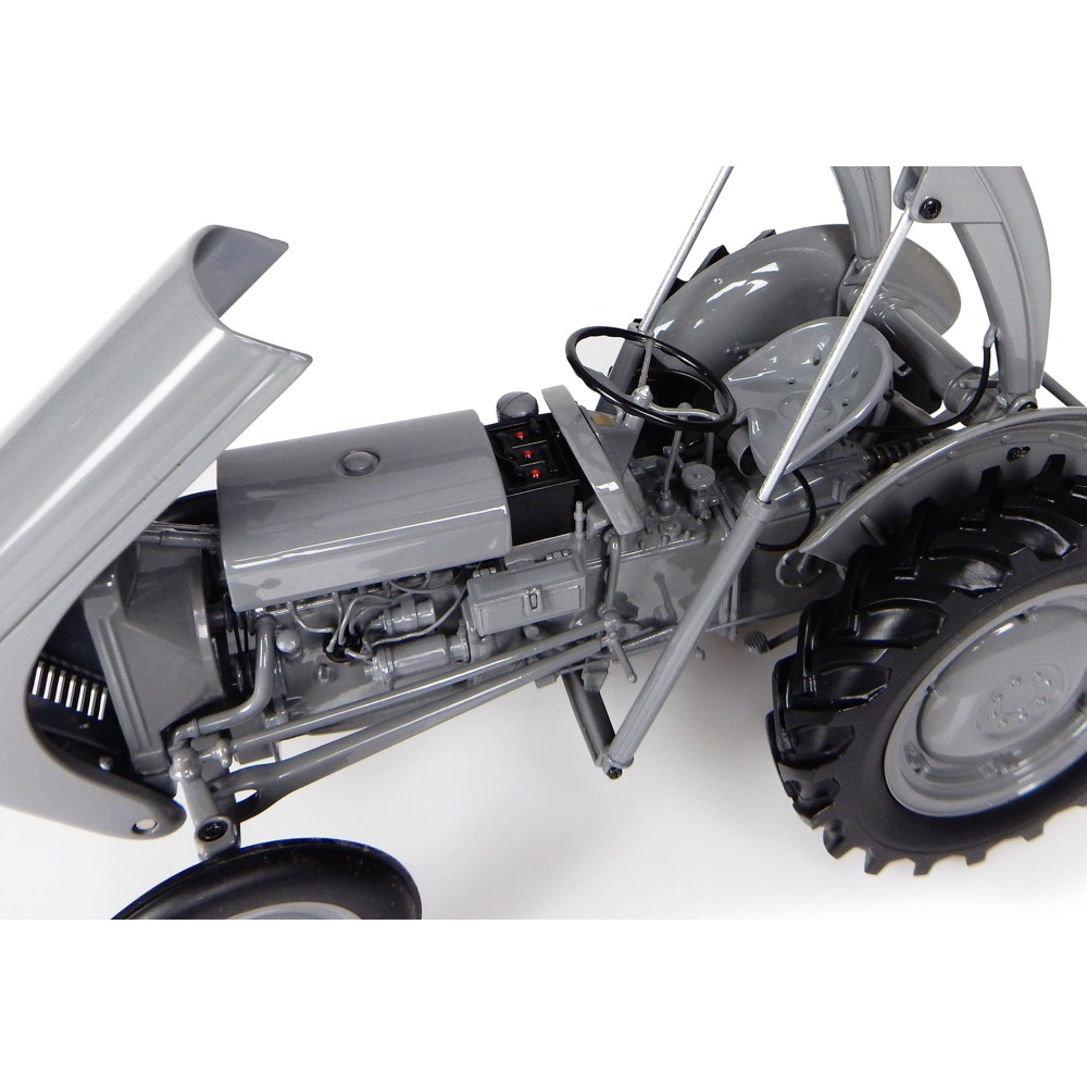 Universal Hobbies UH4171 Ferguson TEA 20 TE20 tractor with Front Loader 1947 1:16