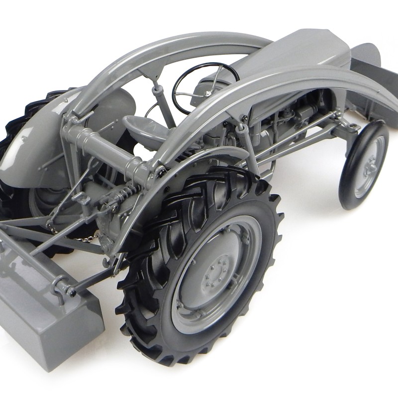 Universal Hobbies UH4171 Ferguson TEA 20 TE20 tractor with Front Loader 1947 1:16