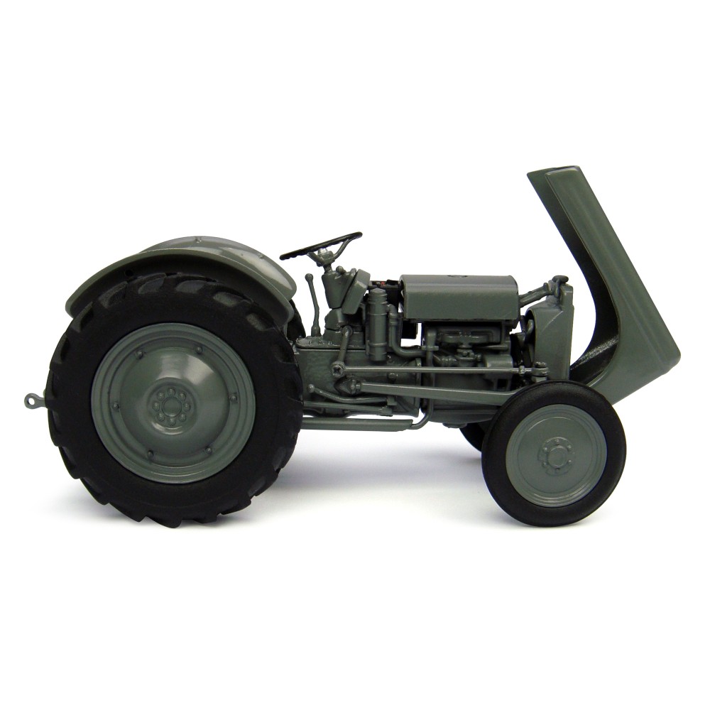 Universal Hobbies UH4189 1949 Massey Ferguson TEA20 Tractor Little Grey Fergie 1:32
