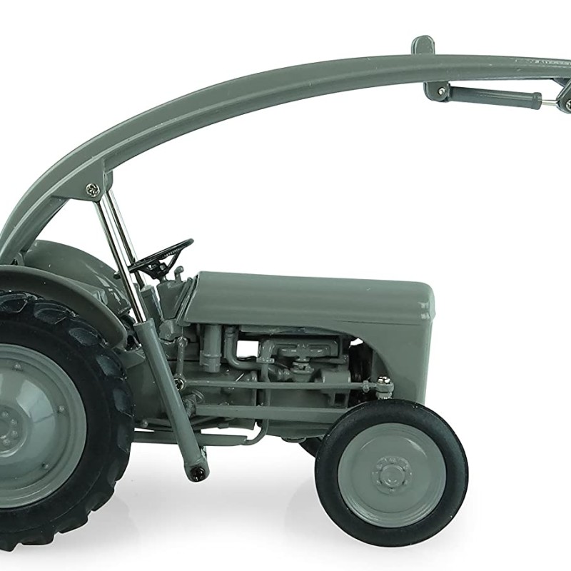 Universal Hobbies UH5247 Ferguson TEA20 Tractor Little Grey Fergie with Front Loader 1:32