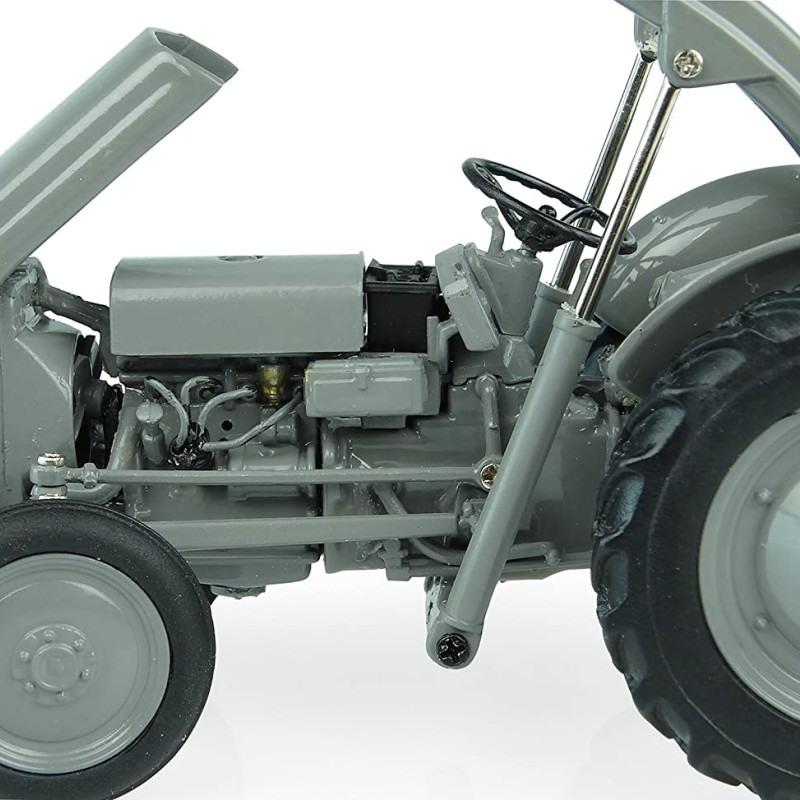 Universal Hobbies UH5247 Ferguson TEA20 Tractor Little Grey Fergie with Front Loader 1:32