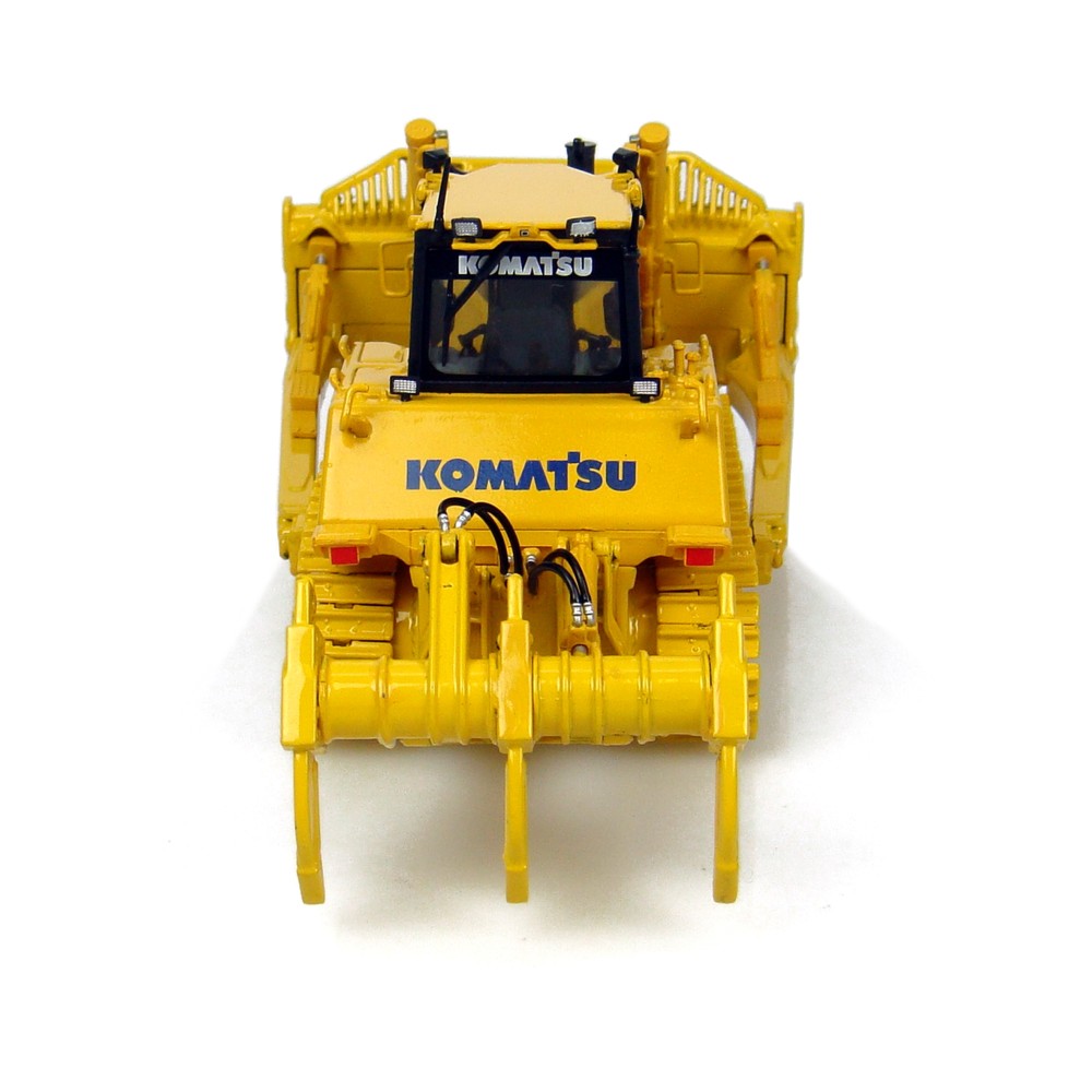 Universal Hobbies UH8010 Komatsu D155 AX-7 Tracked Dozer with Ripper 1:50