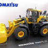 Universal Hobbies UH8146 Komatsu WA475-10 Four Wheel Loader New 2021 Scale 1:50