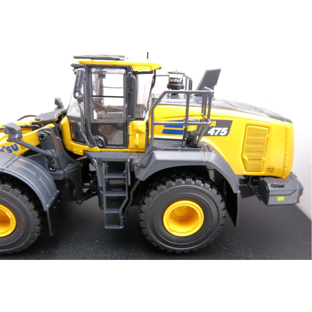 Universal Hobbies UH8146 Komatsu WA475-10 Four Wheel Loader New 2021 Scale 1:50
