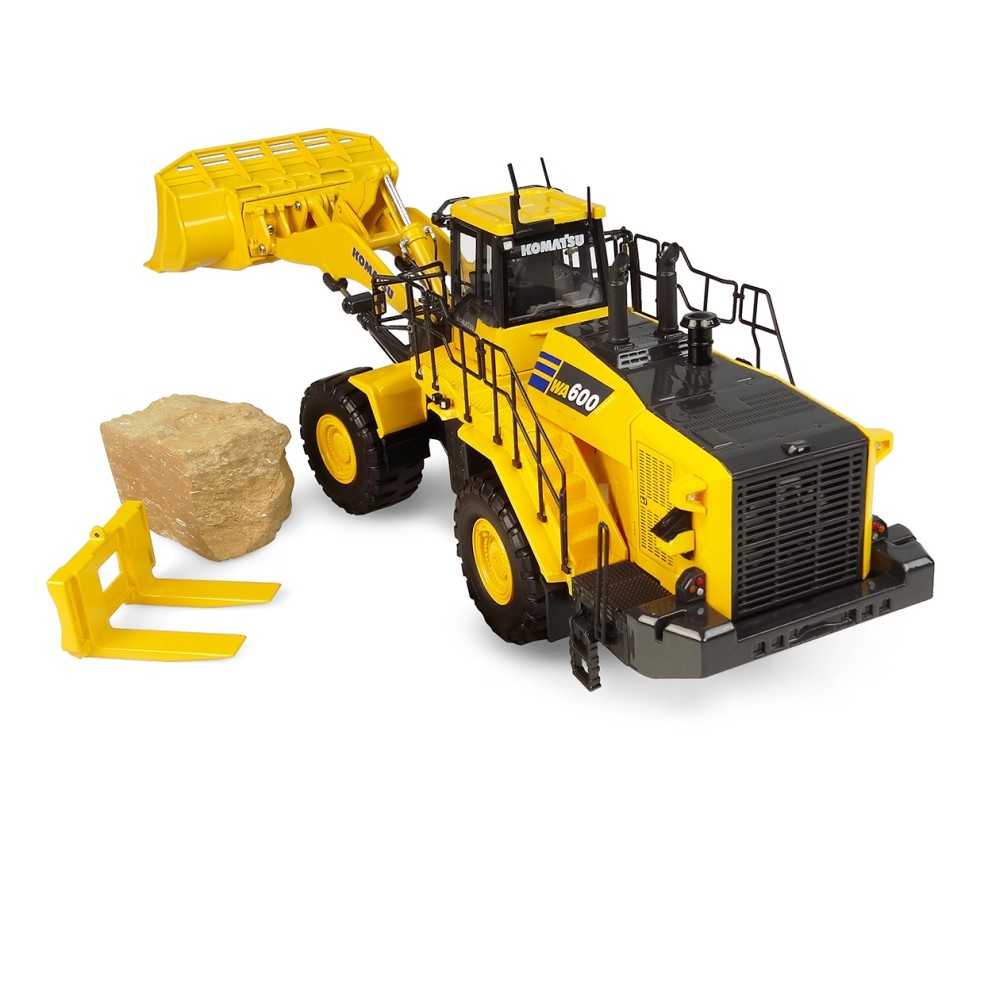 Universal Hobbies UH8153 Komatsu WA600-8 Four Wheel Loader WA600-8 Stone Handler Scale 1:50