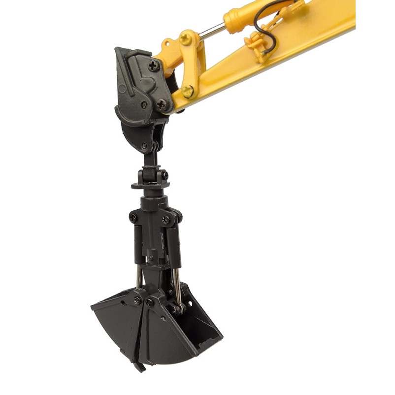 Universal Hobbies UH8162 Komatsu PW148-11 Wheeled Excavator with Bucket and Clamshell - Scale 1:50