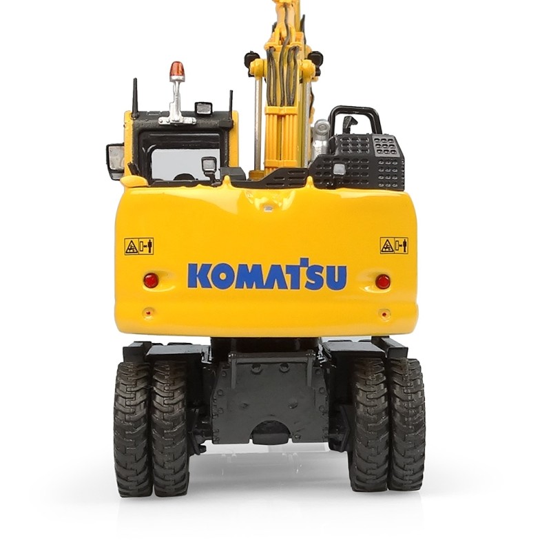 Universal Hobbies UH8162 Komatsu PW148-11 Wheeled Excavator with Bucket and Clamshell - Scale 1:50