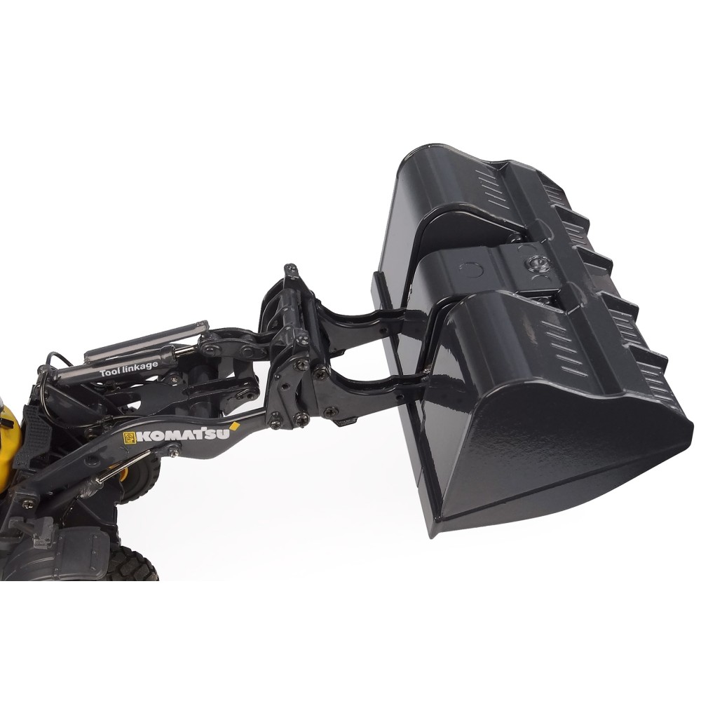Universal Hobbies UH8171 Komatsu WA475-10 High Bump Bucket Wheel Loader 1:50 