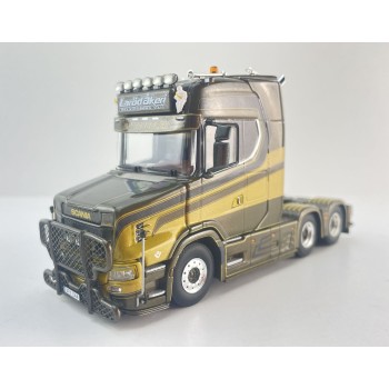 WSI 01-4726 - Vlastuin Torpedo 6x2 Tag Axle Prime Mover - Laros Akeri AB - Scale 1:50