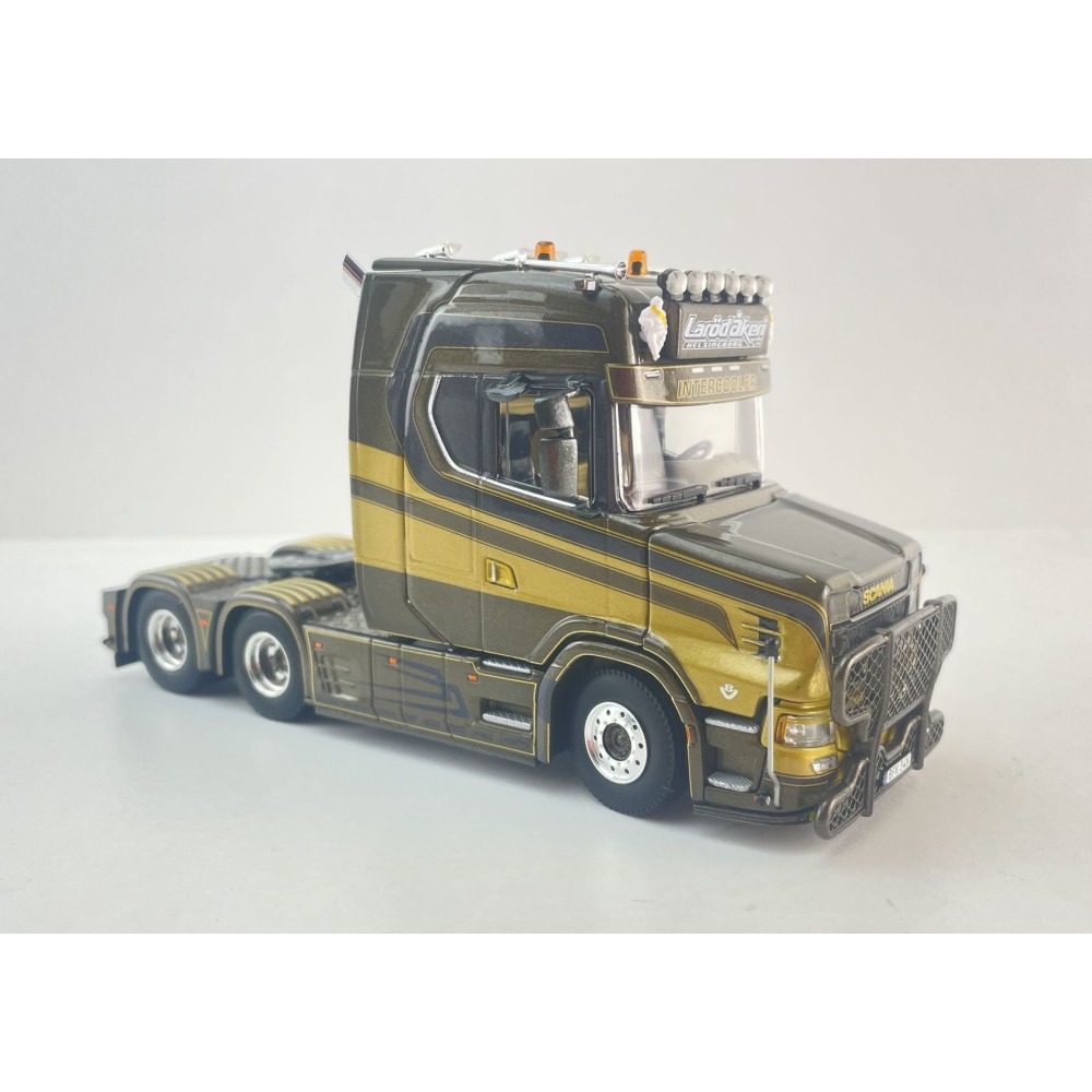 WSI 01-4726 - Vlastuin Torpedo 6x2 Tag Axle Prime Mover - Laros Akeri AB - Scale 1:50