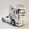 WSI 01-4830 - Volvo FH4 Globetrotter 4x2 Truck - Tantai - Bruce Lee - Scale 1:50