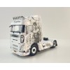 WSI 01-4830 - Volvo FH4 Globetrotter 4x2 Truck - Tantai - Bruce Lee - Scale 1:50