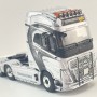 WSI 01-4963 - Volvo FH5 Globetrotter XL 6x2 Tag Axle Prime Mover - Tank Cargo - Scale 1:50
