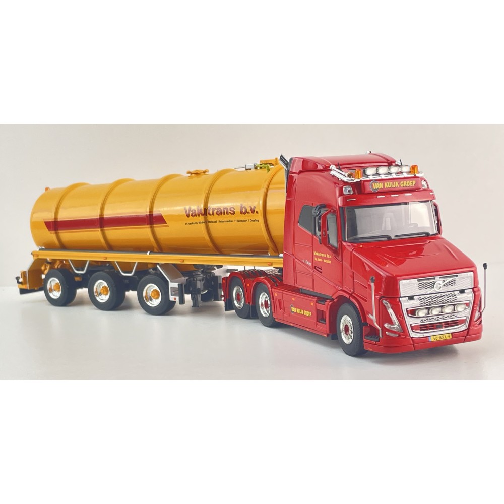 WSI 01-5202 - Vlastuin VT5 6X2 Tag Axle Prime Mover with Vacuum Tank Trailer - Vakutrans - Scale 1:50