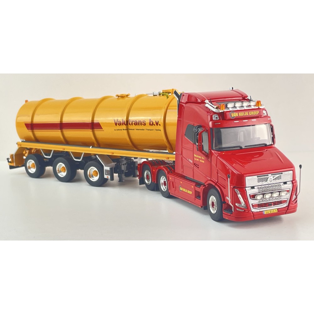 WSI 01-5202 - Vlastuin VT5 6X2 Tag Axle Prime Mover with Vacuum Tank Trailer - Vakutrans - Scale 1:50