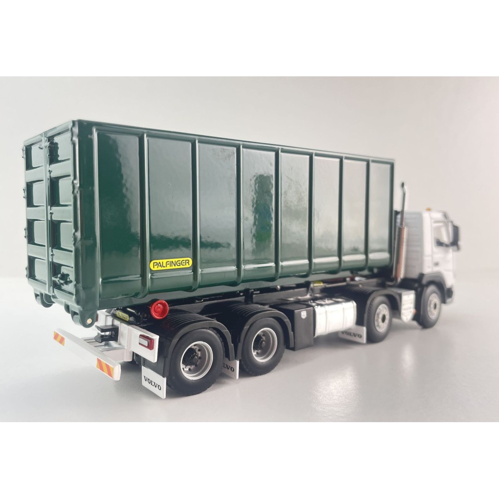 WSI 02-2428 - Volvo FM4 8x4 Day Cab RH Drive Hook Lift Container Truck Palfinger - Scale 1:50