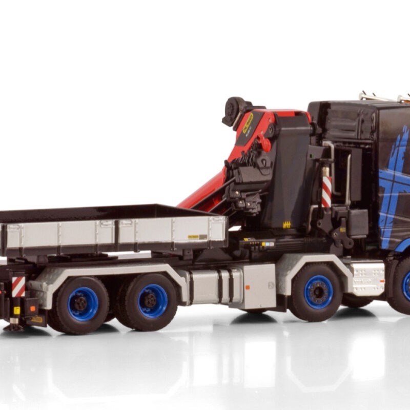 WSI 04-2205 - Volvo FH5 Globetrotter 8x4 Truck with Palfinger PK 1350 - Scale 1:50