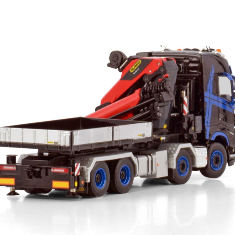 WSI 04-2205 - Volvo FH5 Globetrotter 8x4 Truck with Palfinger PK 1350 - Scale 1:50