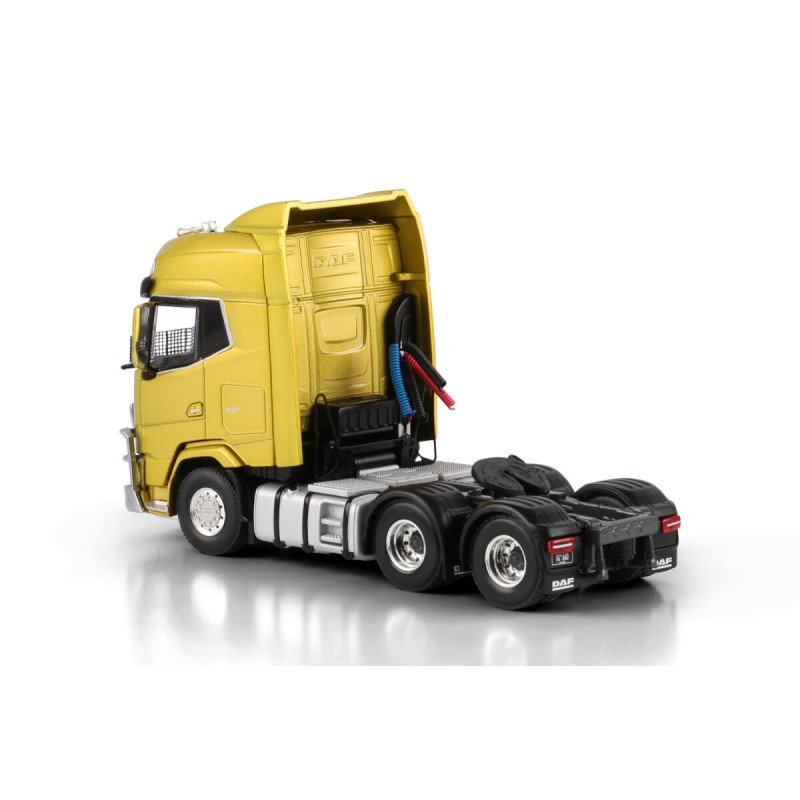 WSI 04-2252 - Australian DAF XG+ 6x4 Prime Mover Truck Premium Line - Scale 1:50