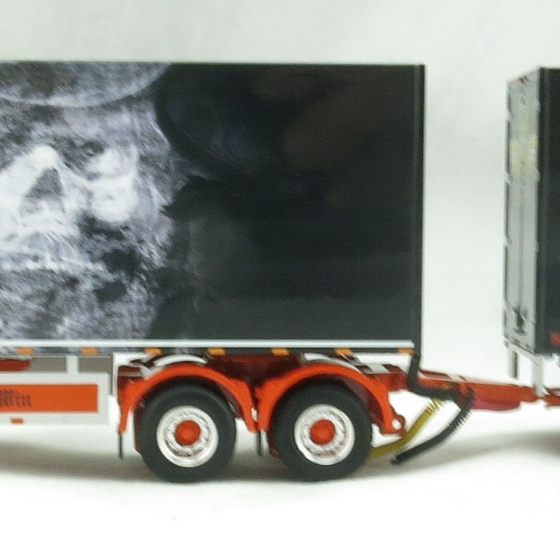 WSI 01-2336 VOLVO FH4 GLOBETROTTER XL 8x4 RIGED BOX TRUCK SWEDEN COMBO Kuljetus JP Mäkelä Oy - 1:50