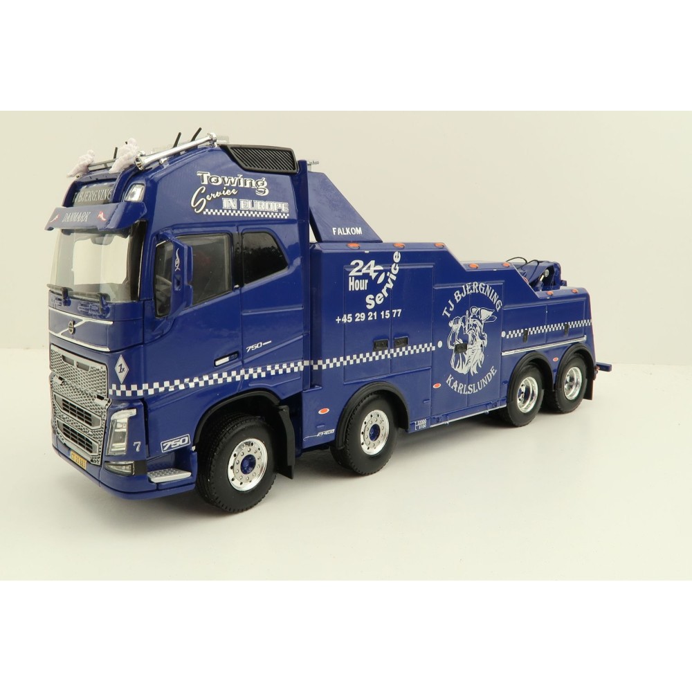 WSI 01-3706 Volvo FH4 Globetrotter XL 8x4 Falkom Wrecker Truck - TJ Bjergning - Scale 1:50