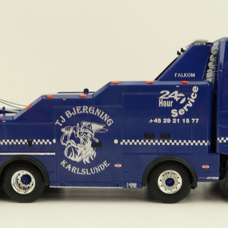 WSI 01-3706 Volvo FH4 Globetrotter XL 8x4 Falkom Wrecker Truck - TJ Bjergning - Scale 1:50
