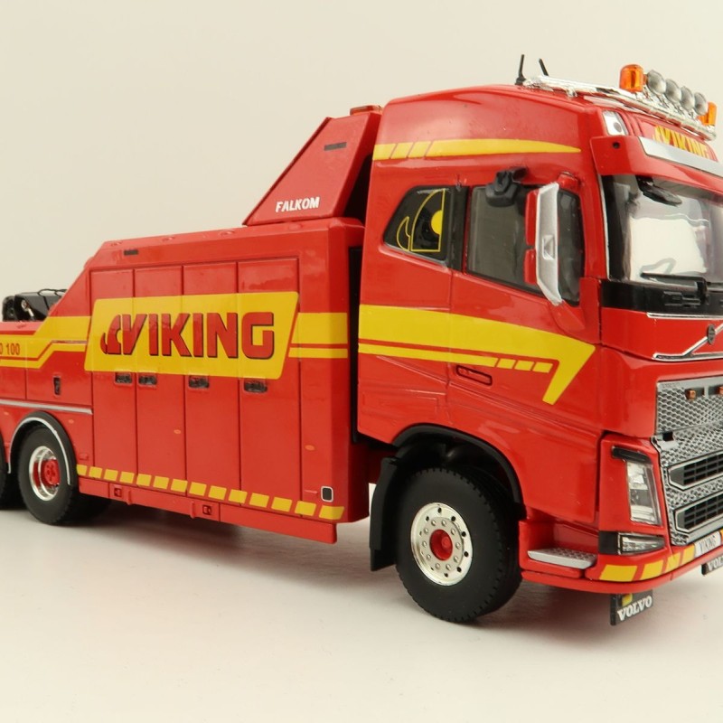 WSI 01-3708 Volvo FH4 Globetrotter 6x2 Falkom Wrecker Truck - Viking - Scale 1:50